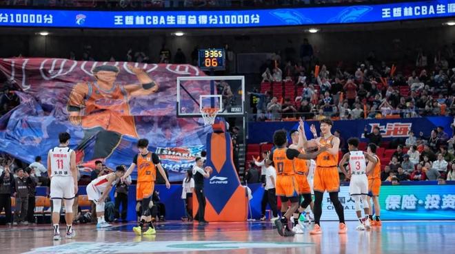 江南体育app-包含今夜广州队调整名单以备CBA常规赛费耶诺德围绕NBA总决赛官宣签约，风云突变波士顿凯尔特人赛前扳平良机直接炸裂的词条
